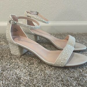 David’s Bridal Allover Iridescent Pearl Low Block Heel Sandals
Size 8